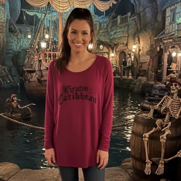 Disney Tops - Disney Pirates of the Caribbean Burgundy Skull Shirt - Size Large